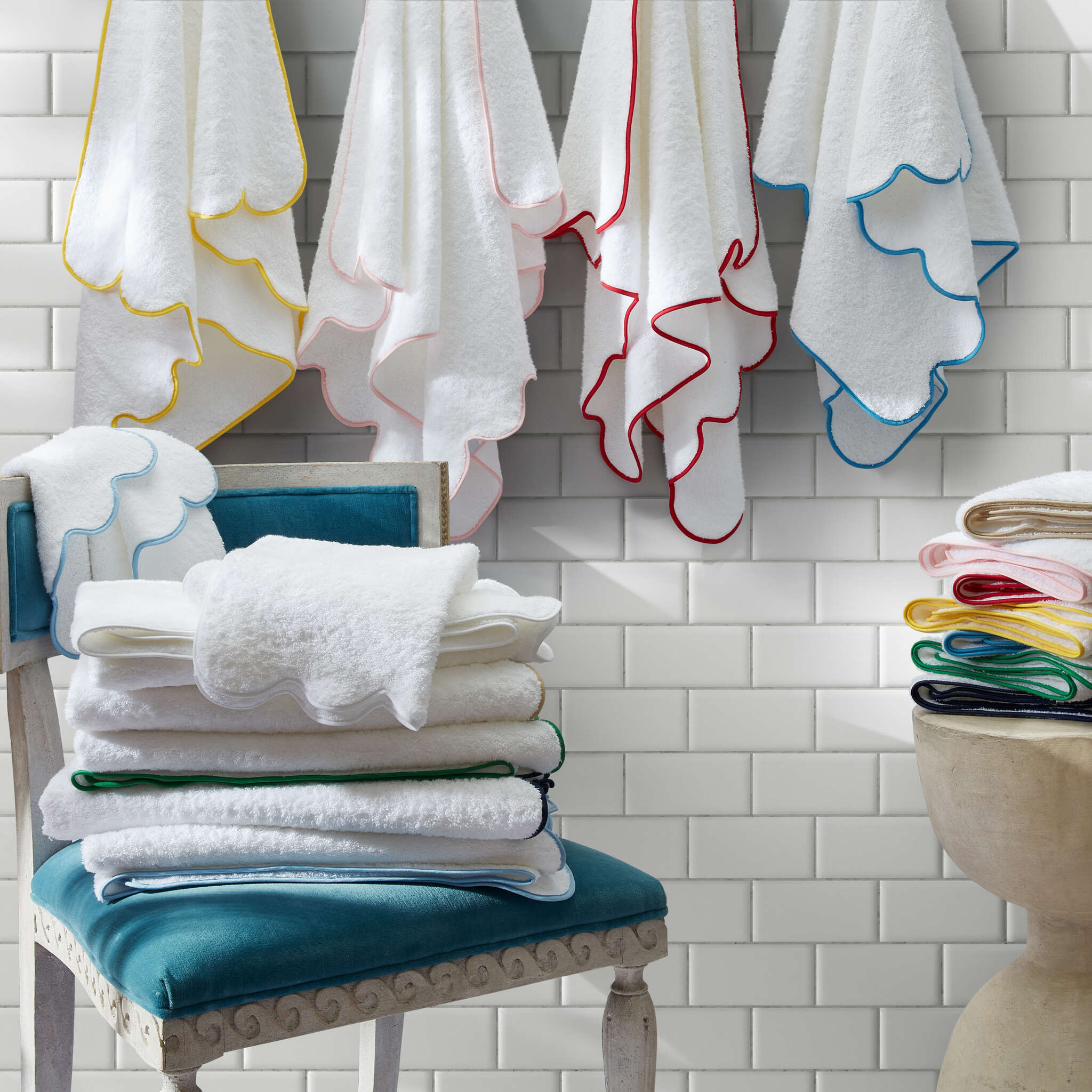 Cairo w/Scallop Piping Custom Colors by Matouk | Fine Linens