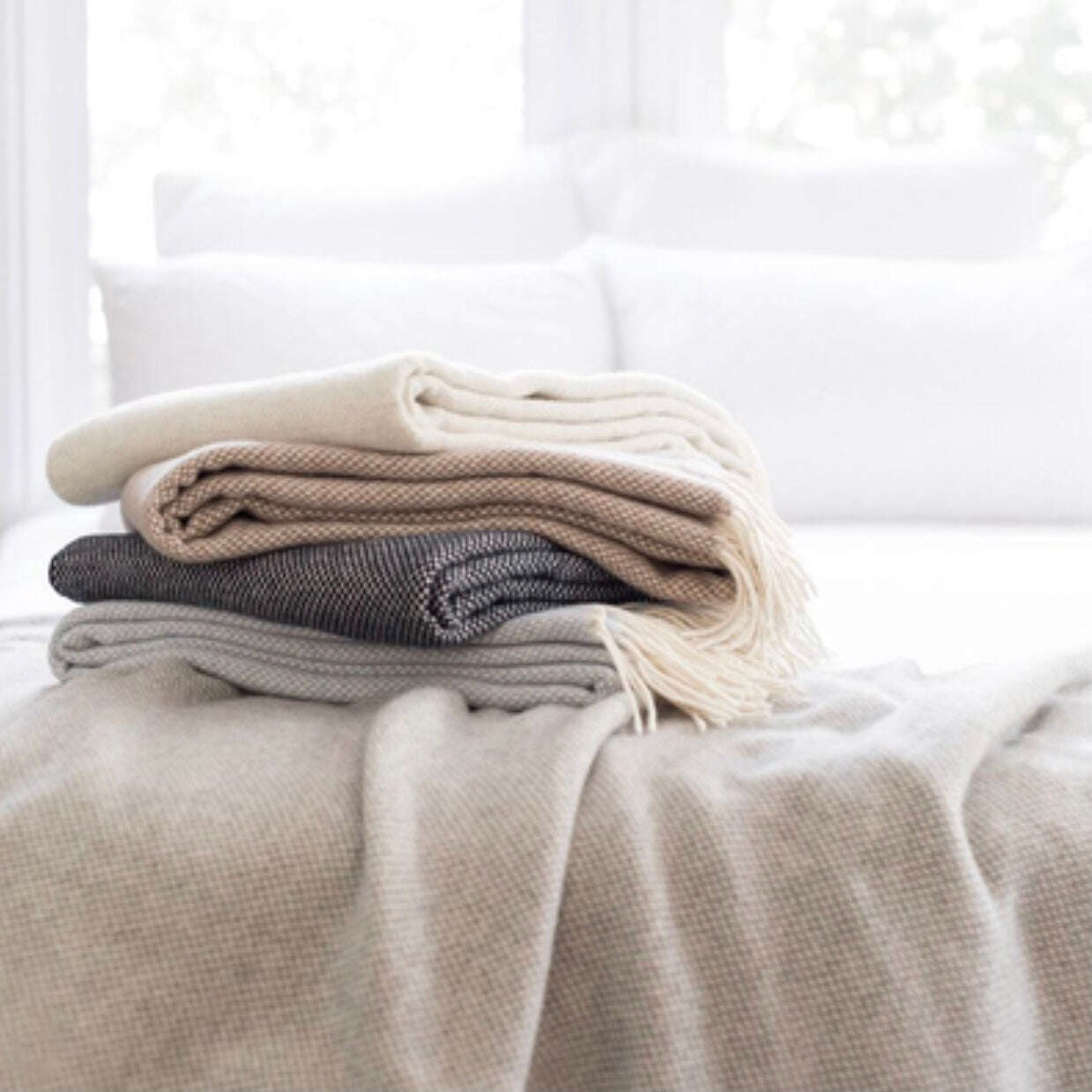 Fine Throws Juno Cashmere Throws by Lands Downunder | Fine Linens
