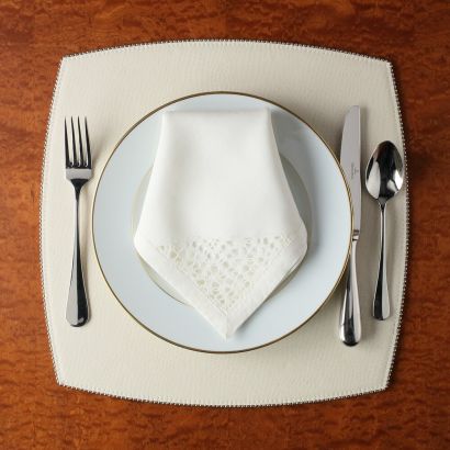 Cantù Table by Dea Linens Napkin