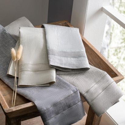 Yves Guest Towel by Home Treasures Hand Towel