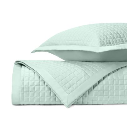 Time Square by Home Treasures Quilting Coverlet