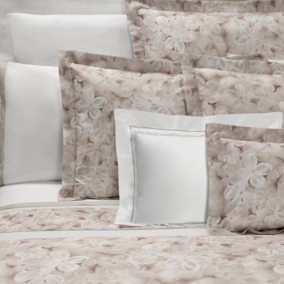 Biancofiore Print by Dea Linens Duvet Cover
