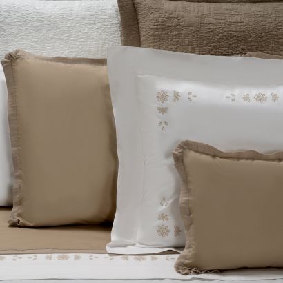 Lina Lace by Dea Linens Fitted Sheet