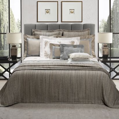 Metis by Dea Linens Bedcover