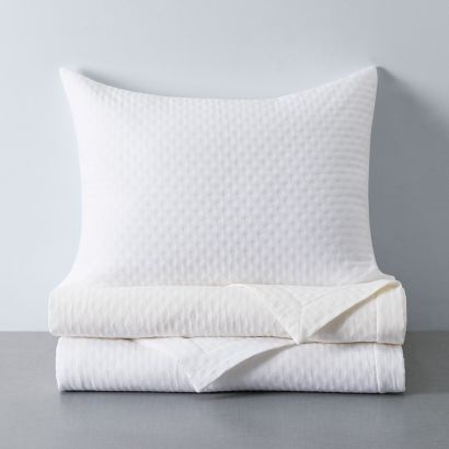 Nimbus by Home Treasures Blankets 