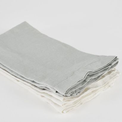 Vintage Linen Table By Matteo Napkin