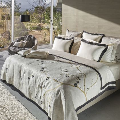 Cerisier by Celso de Lemos