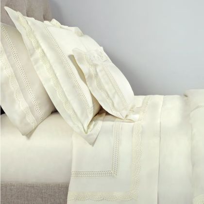 Wreath by Home Treasures