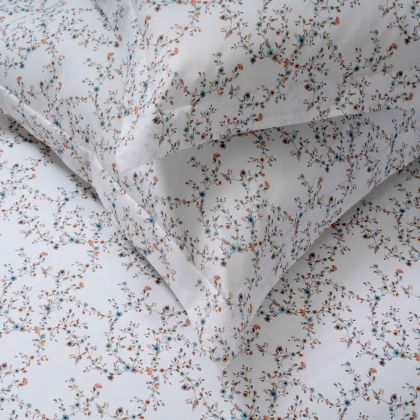 Corolla Print by Dea Linens
