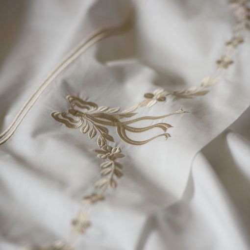 Hanover Embroideries 400TC By Peter Reed