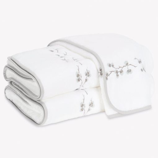 Jasmine Giza Towel by Matouk