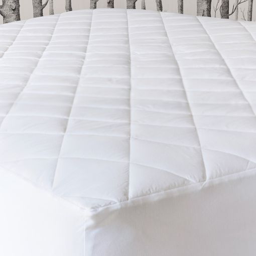 Hartley Cotton Mattress Pad by De' Medici