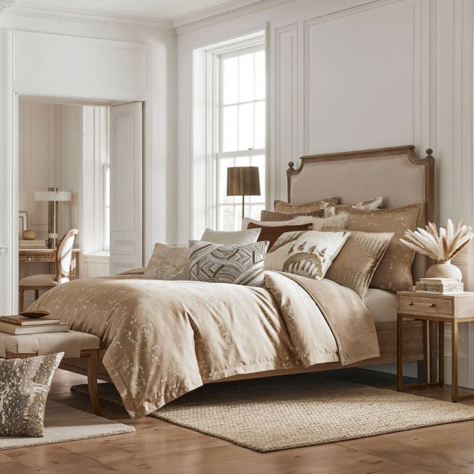 Beige/Gold