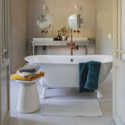Bath by Garnier Thiebault