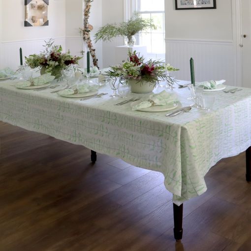 Huddleson Linens Table
