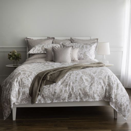 Bedding By St. Geneve