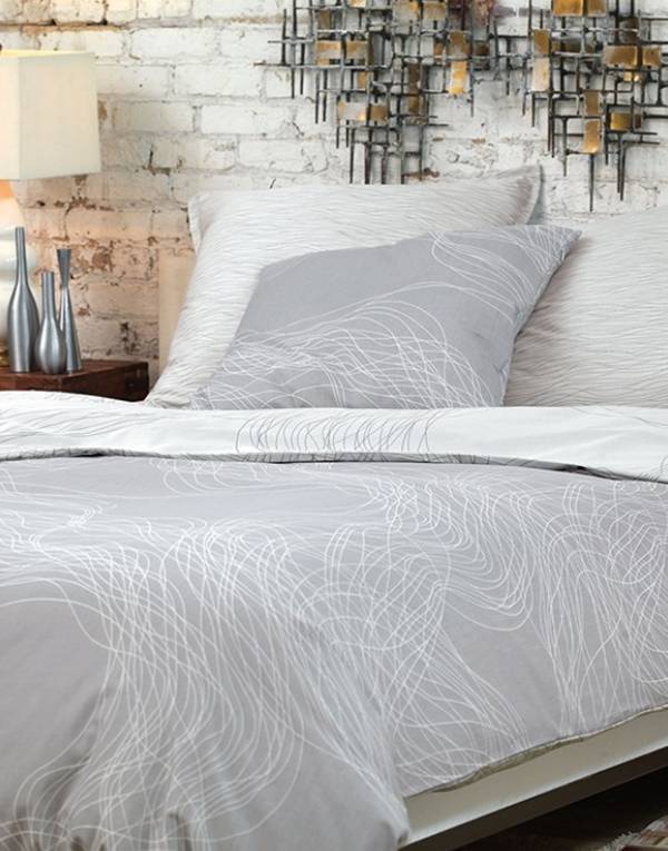 Luxury bedding in pearl white and lavender